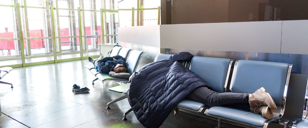 Guide To Using A CPAP Machine In Airport Lounges